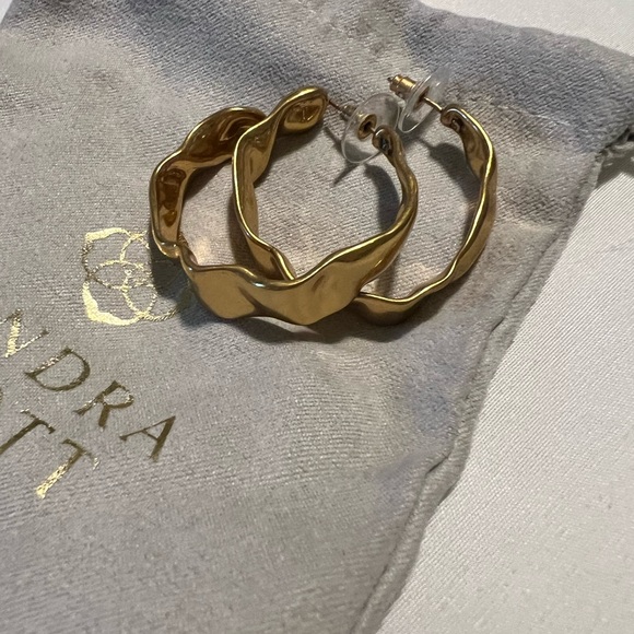 Kendra Scott gold hoops - Picture 2 of 4